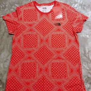 North Face womens bnwt sz L tshirt